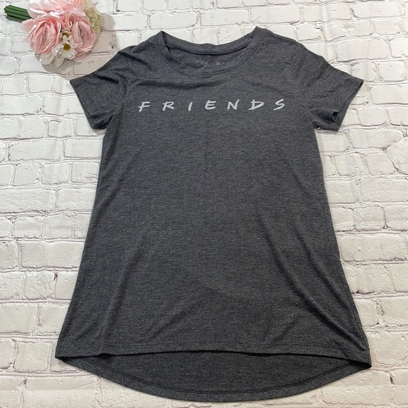 FRIENDS Graphic T-Shirt - Picture 3 of 5